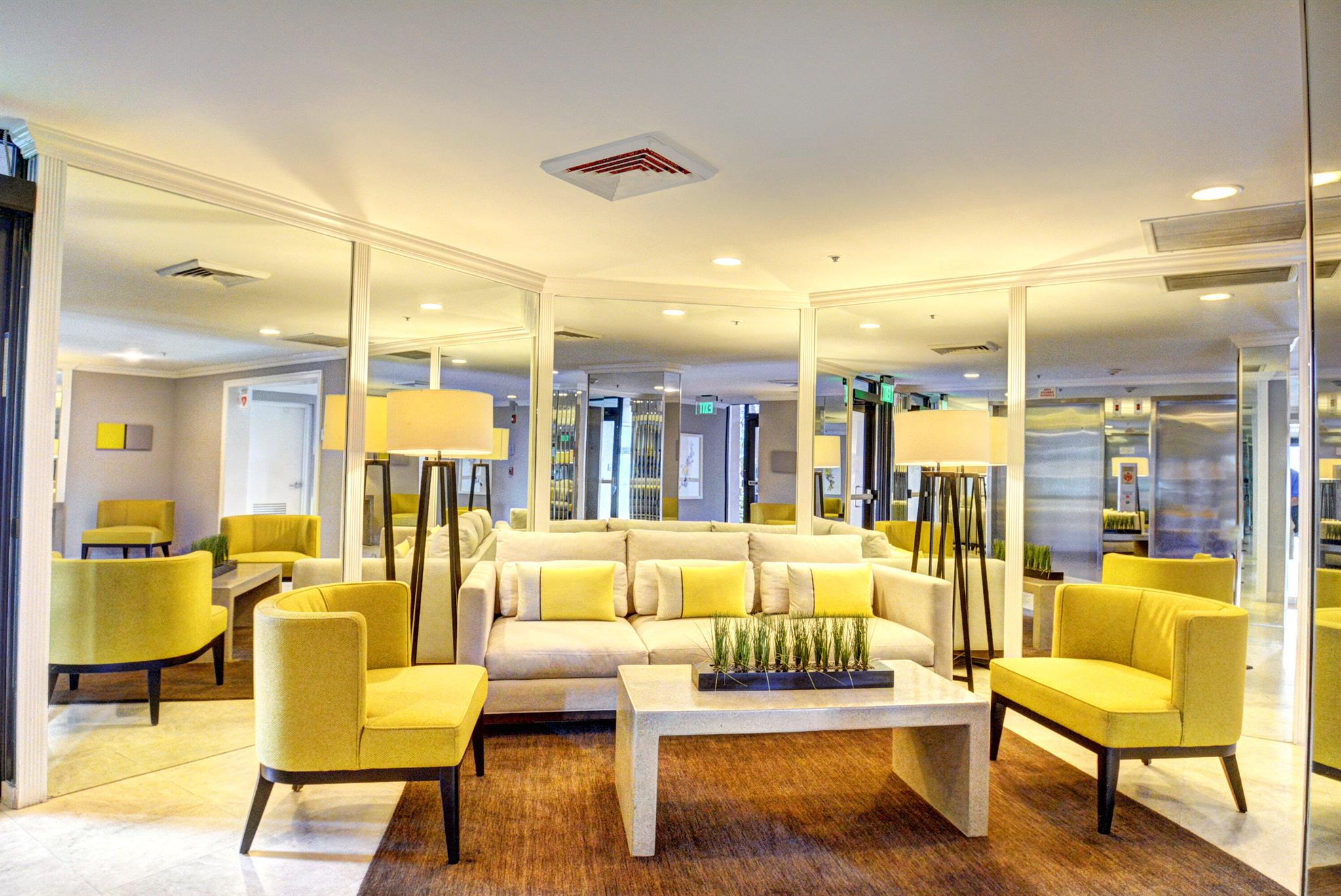 YACHT & RACQUET CLUB OF B - Residential