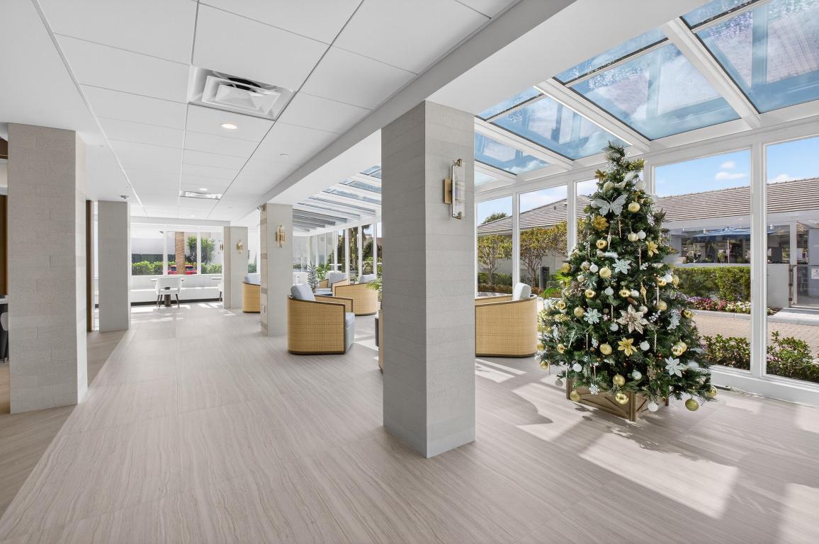 YACHT & RACQUET CLUB OF BOCA RATON CONDO - Residential