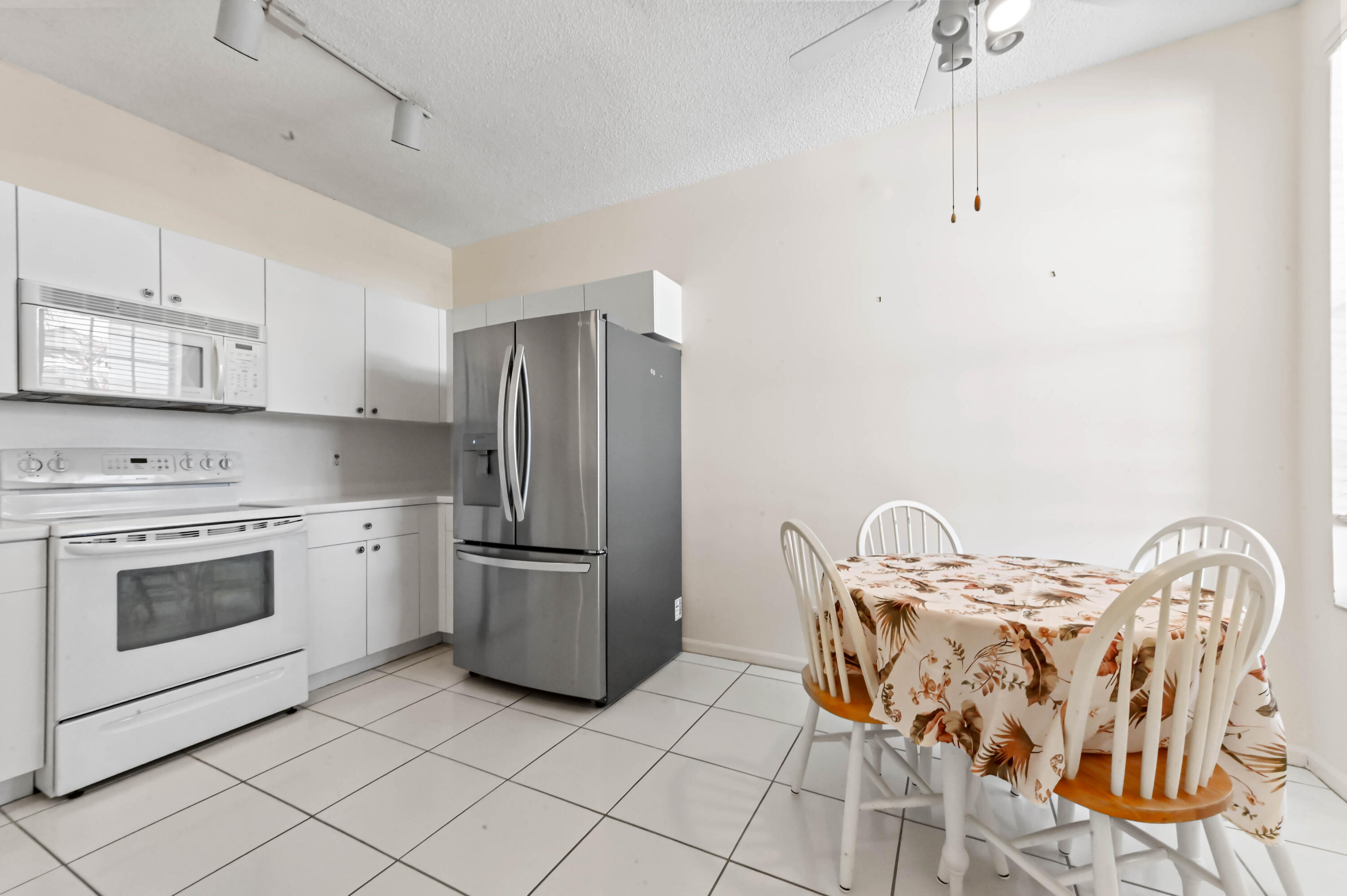 GROVE VILLAGE - Residential