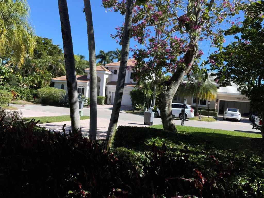 Photo of 7131 Dubonnet Drive E, Boca Raton, FL 33433 (MLS # R11151252)