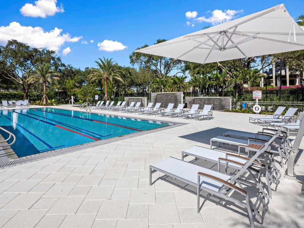 ISLAND IN THE GROVE - Residential