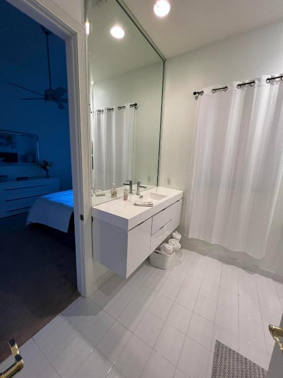 ISLAND IN THE GROVE - Residential