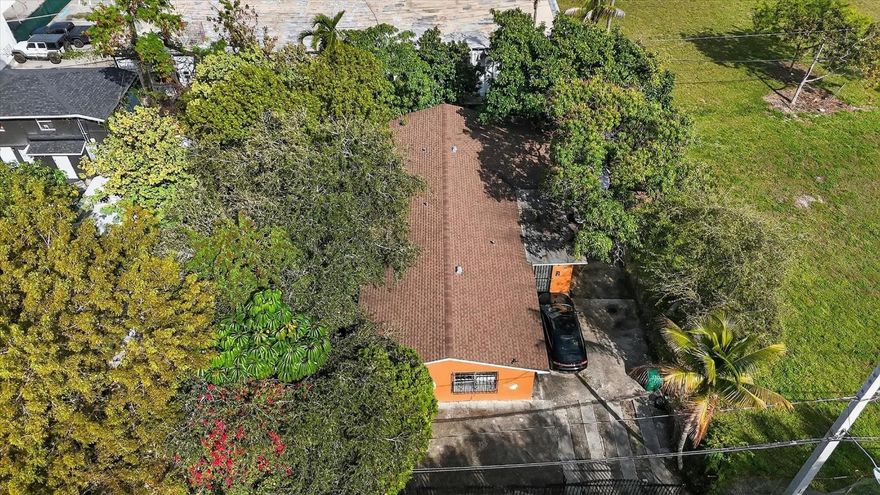 Investors! This 4,500 SF lot features a duplex in a highly desirable location. Unit 1 is a spacious 3-bed, 1-bath rented for $3,100/month, Unit 2 is another 3-bed, 1-bath in. Both units have private entrances, a shared laundry room, and ample parking for 4 cars. With its prime location in a rapidly appreciating area, this is an ideal opportunity for investors seeking rental income or developers looking to maximize ...Don’t miss out!