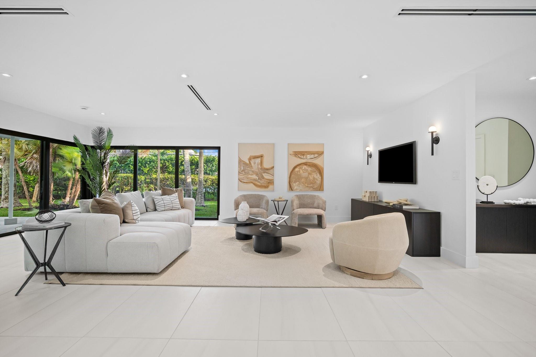 13845 SW 73rd Ct, Palmetto Bay, FL, 33158/$2,195,000 3 13845 SW 73rd Ct