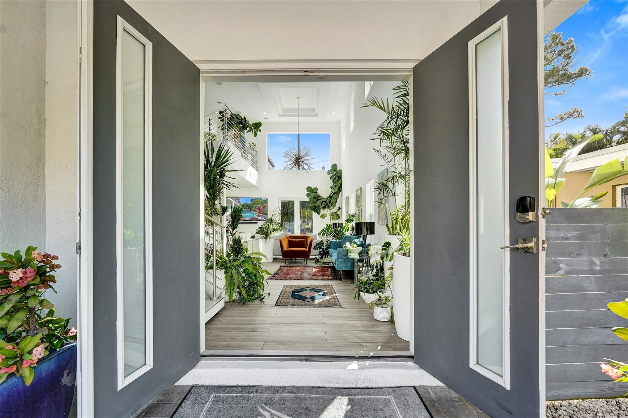 2502 NE 6th Avenue, Wilton Manors, FL, 33305/$2,150,000 3 2502 NE 6th Avenue