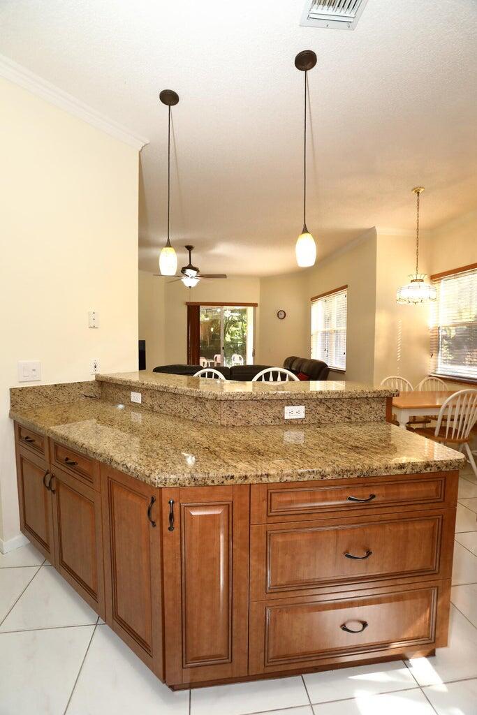 SELIGMAN-KIA ACRES - Residential