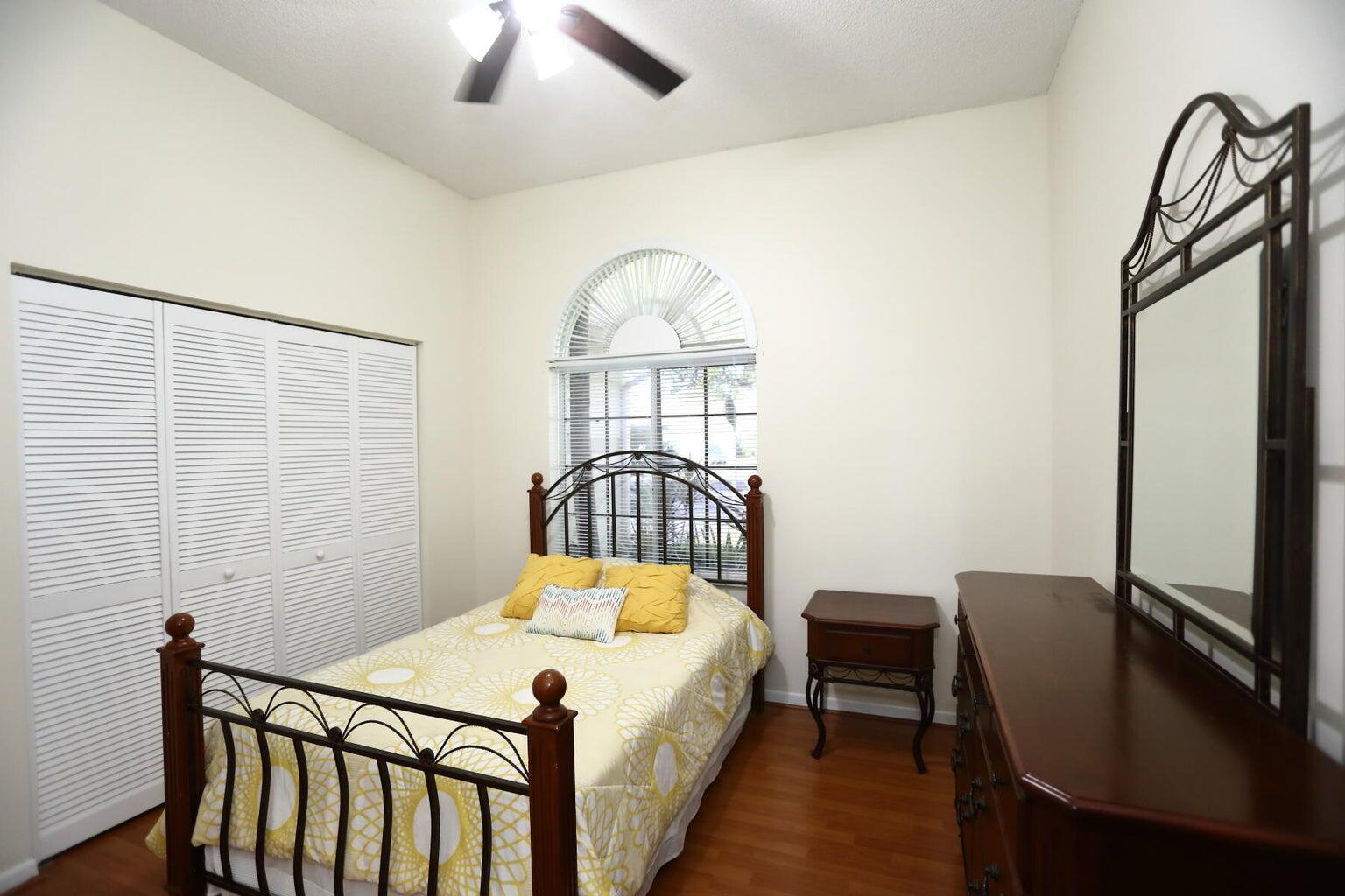 SELIGMAN-KIA ACRES - Residential