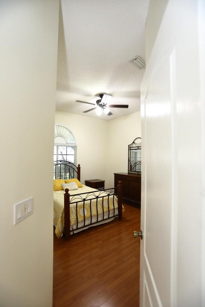 SELIGMAN-KIA ACRES - Residential