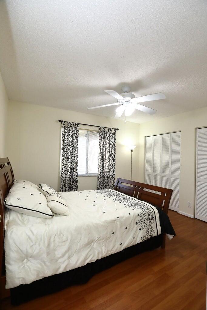 SELIGMAN-KIA ACRES - Residential