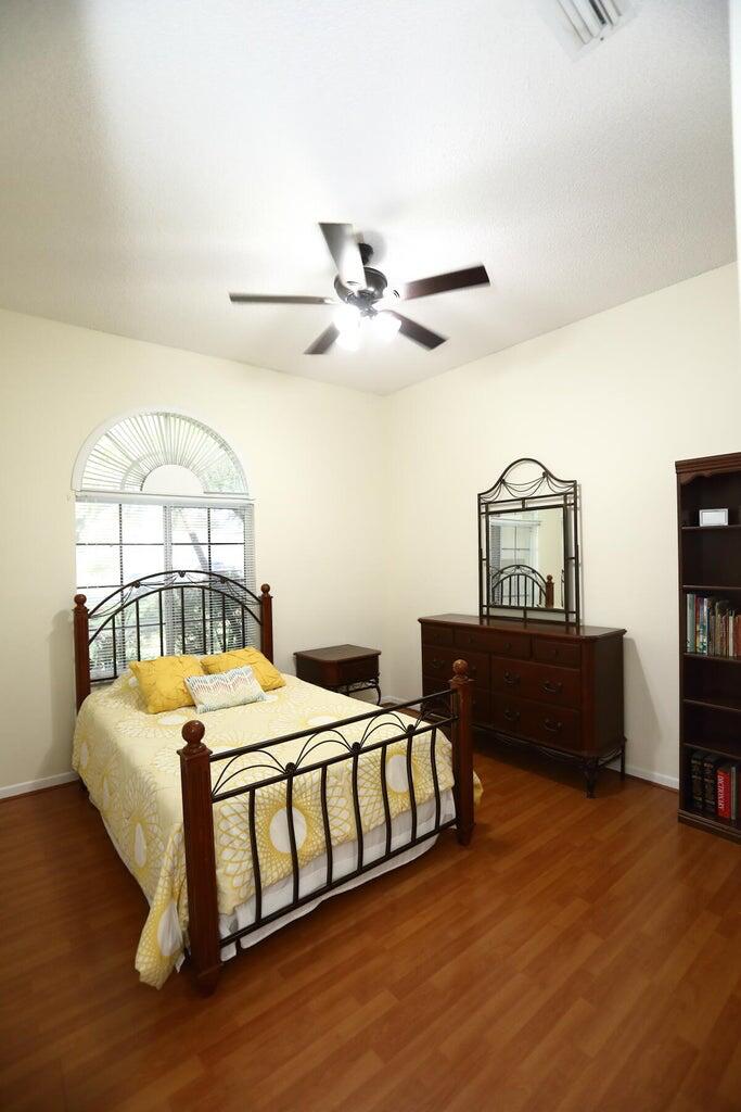 SELIGMAN-KIA ACRES - Residential