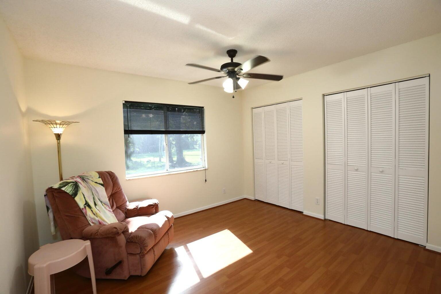 SELIGMAN-KIA ACRES - Residential