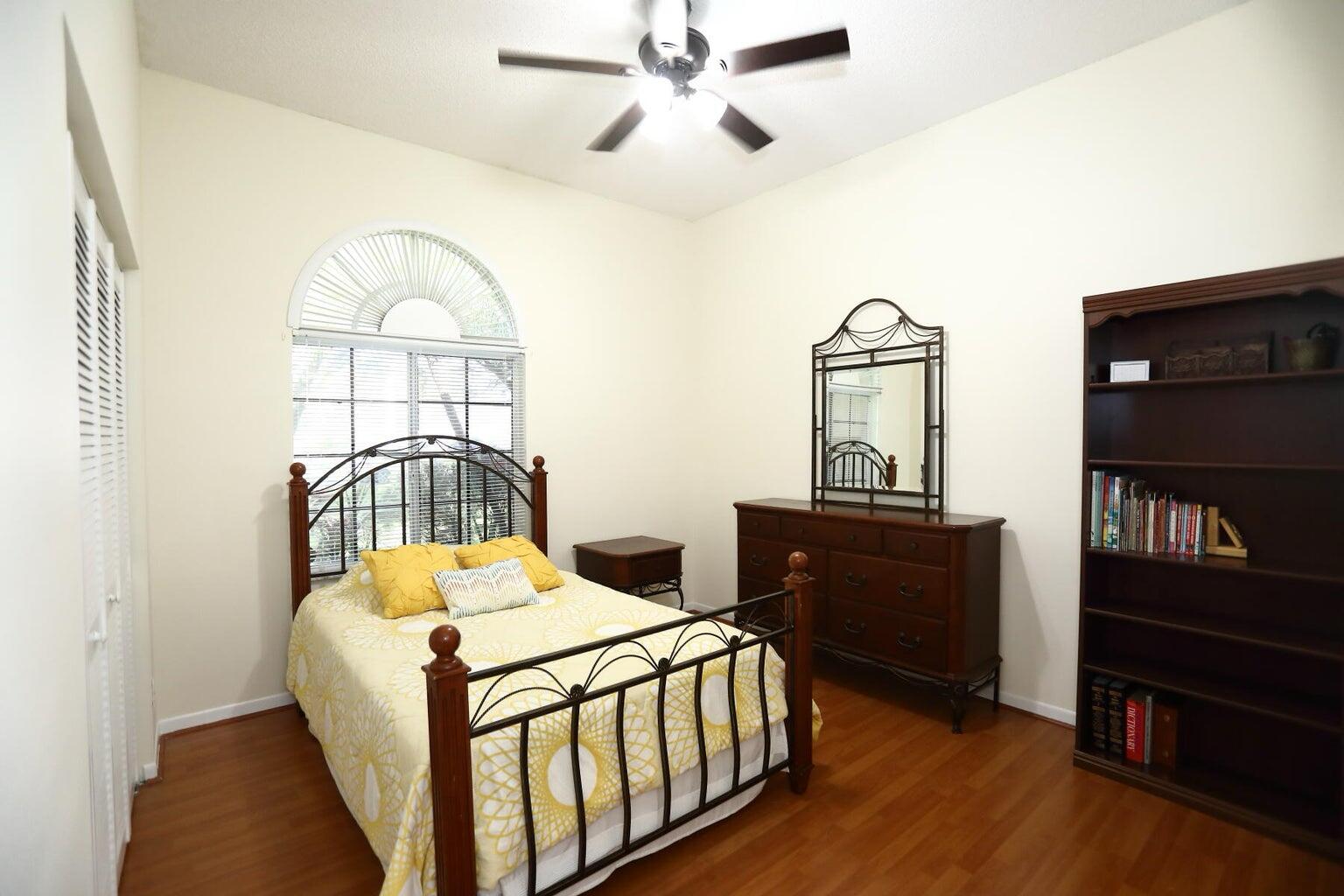 SELIGMAN-KIA ACRES - Residential