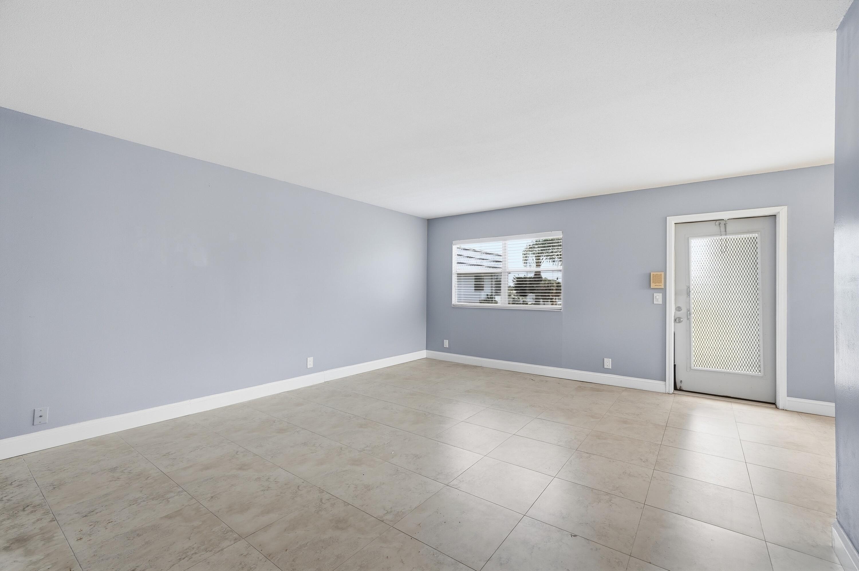 KINGS POINT TUSCANY CONDOS - Residential