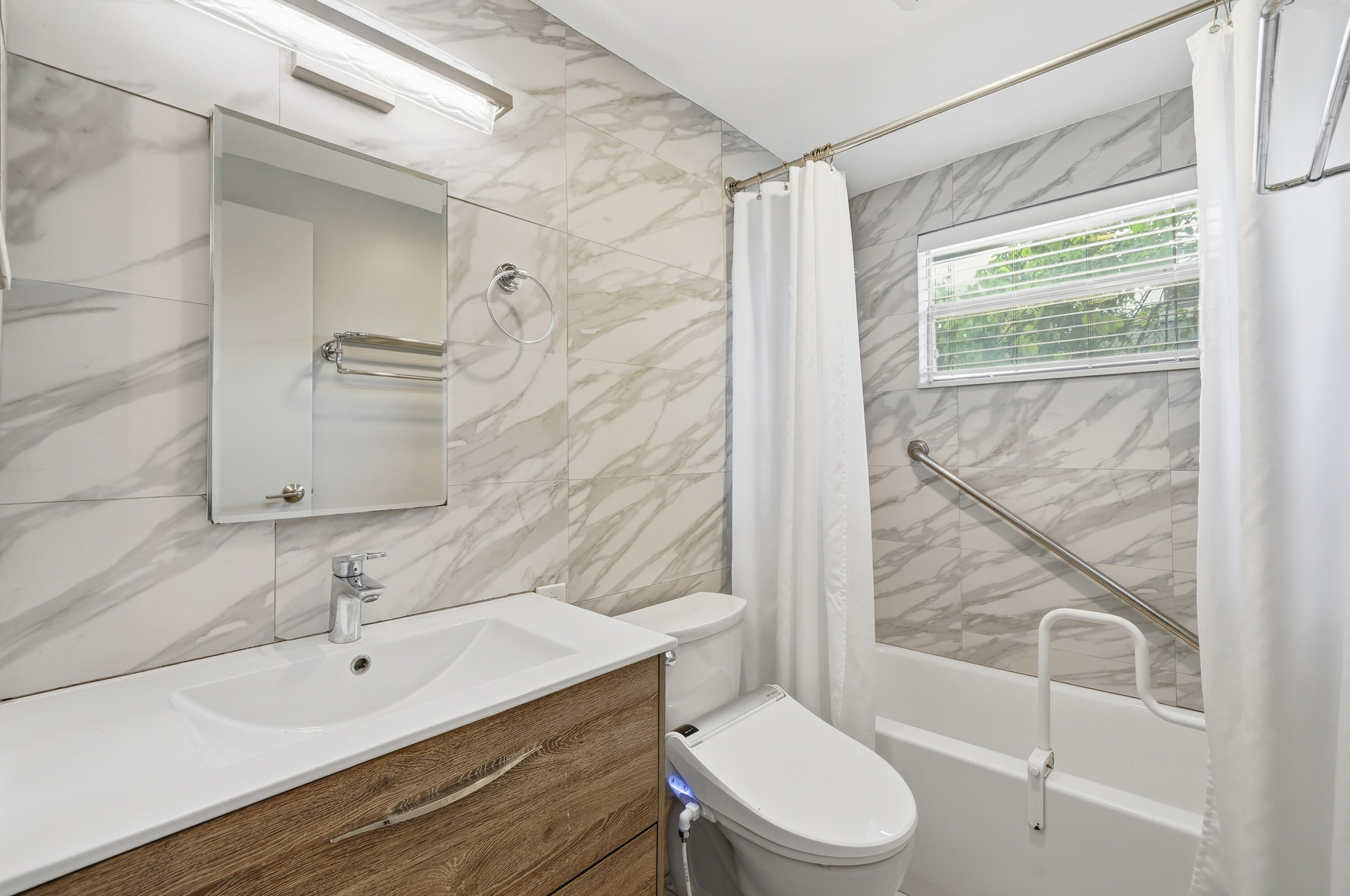 KINGS POINT TUSCANY CONDOS - Residential