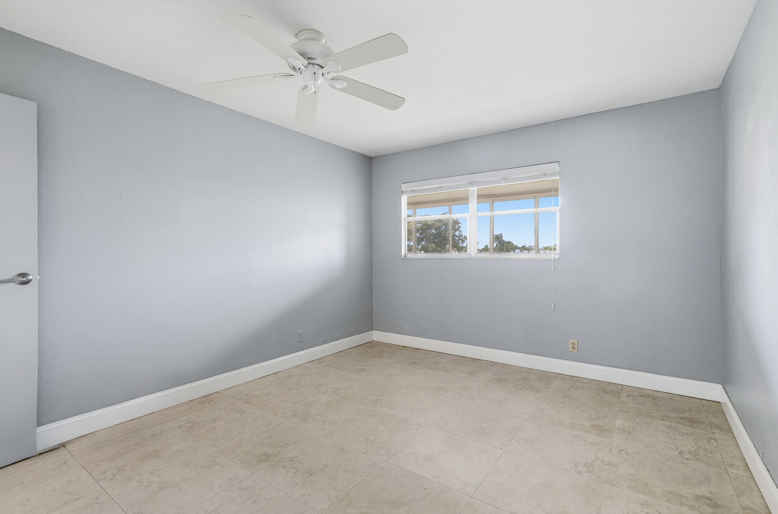 KINGS POINT TUSCANY CONDOS - Residential