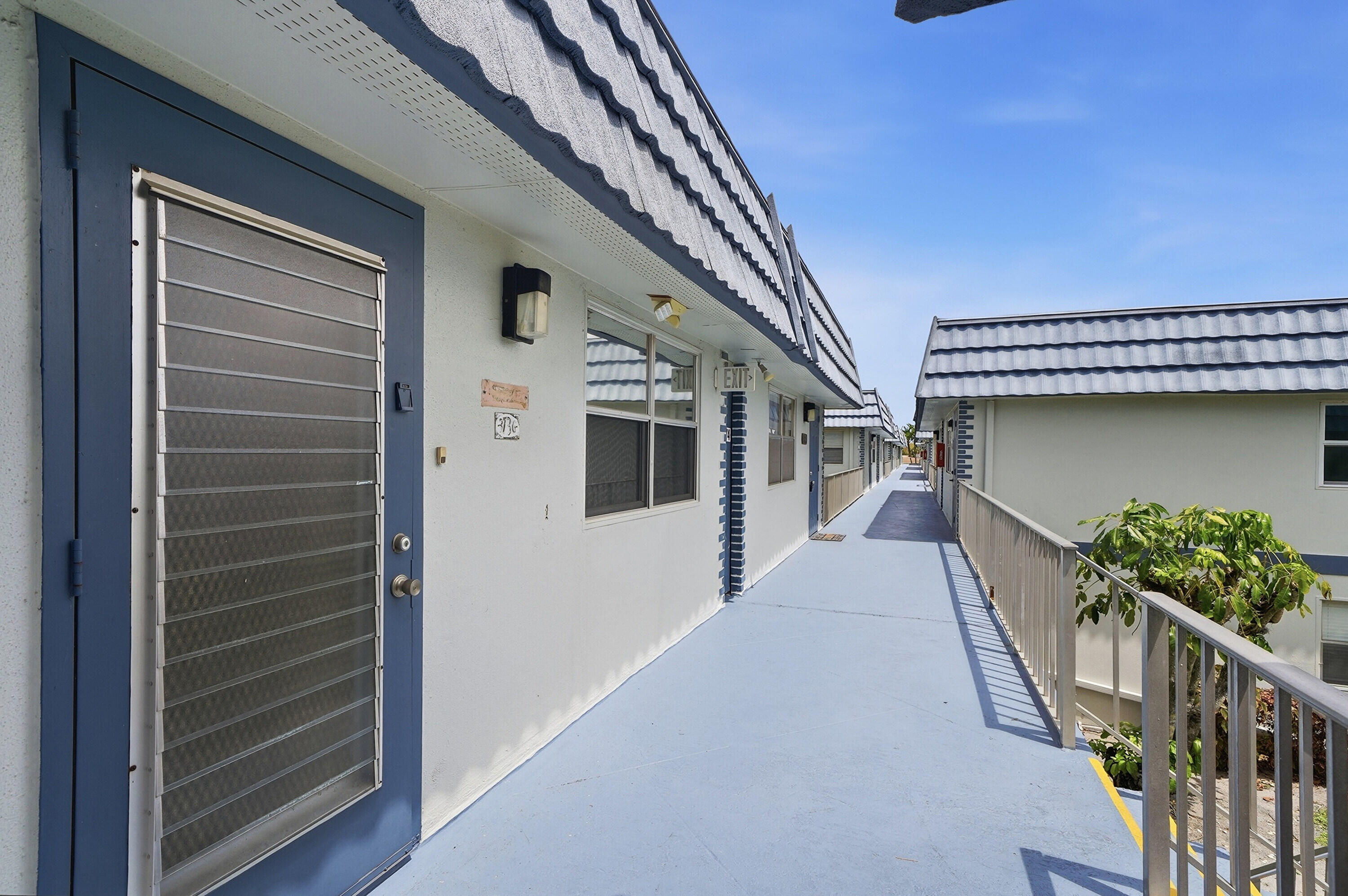 KINGS POINT TUSCANY CONDOS - Residential