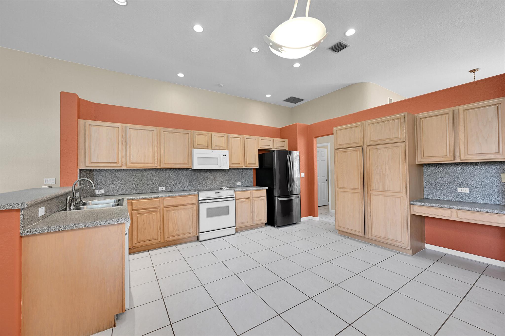 LANDINGS OF PARKLAND - Residential