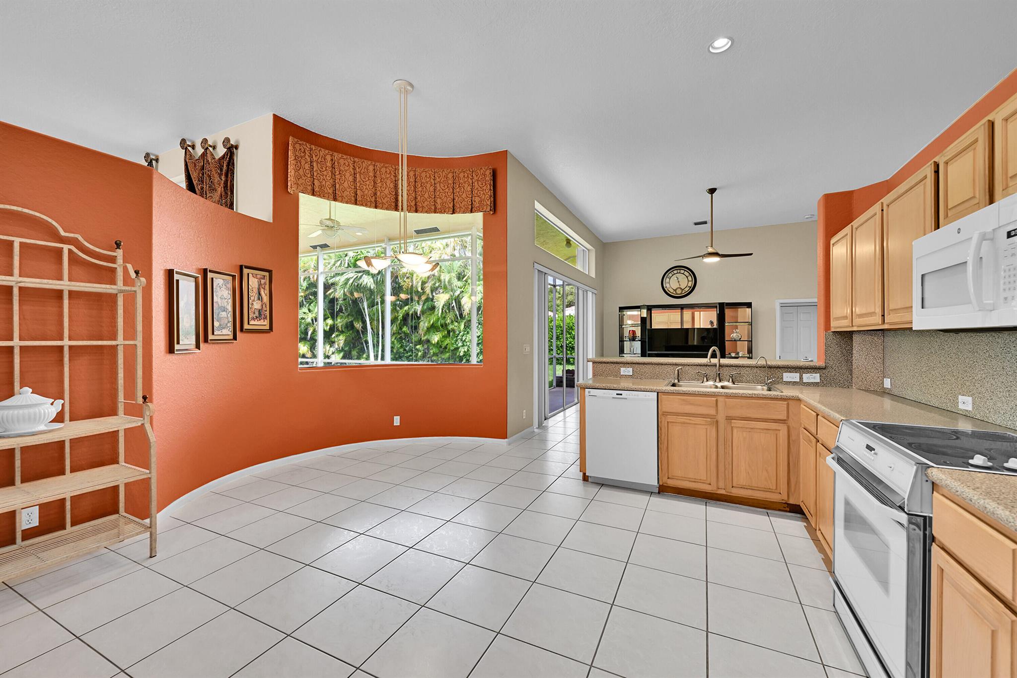 LANDINGS OF PARKLAND - Residential