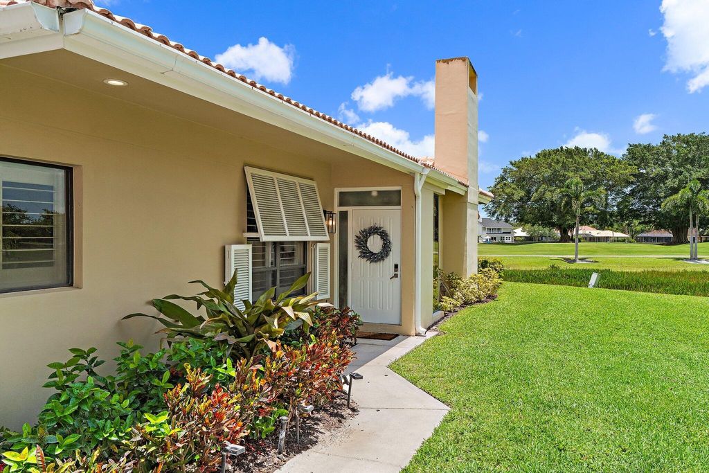 Photo of 261 Old Meadow Way, Palm Beach Gardens, FL 33418 (MLS # B26043524)