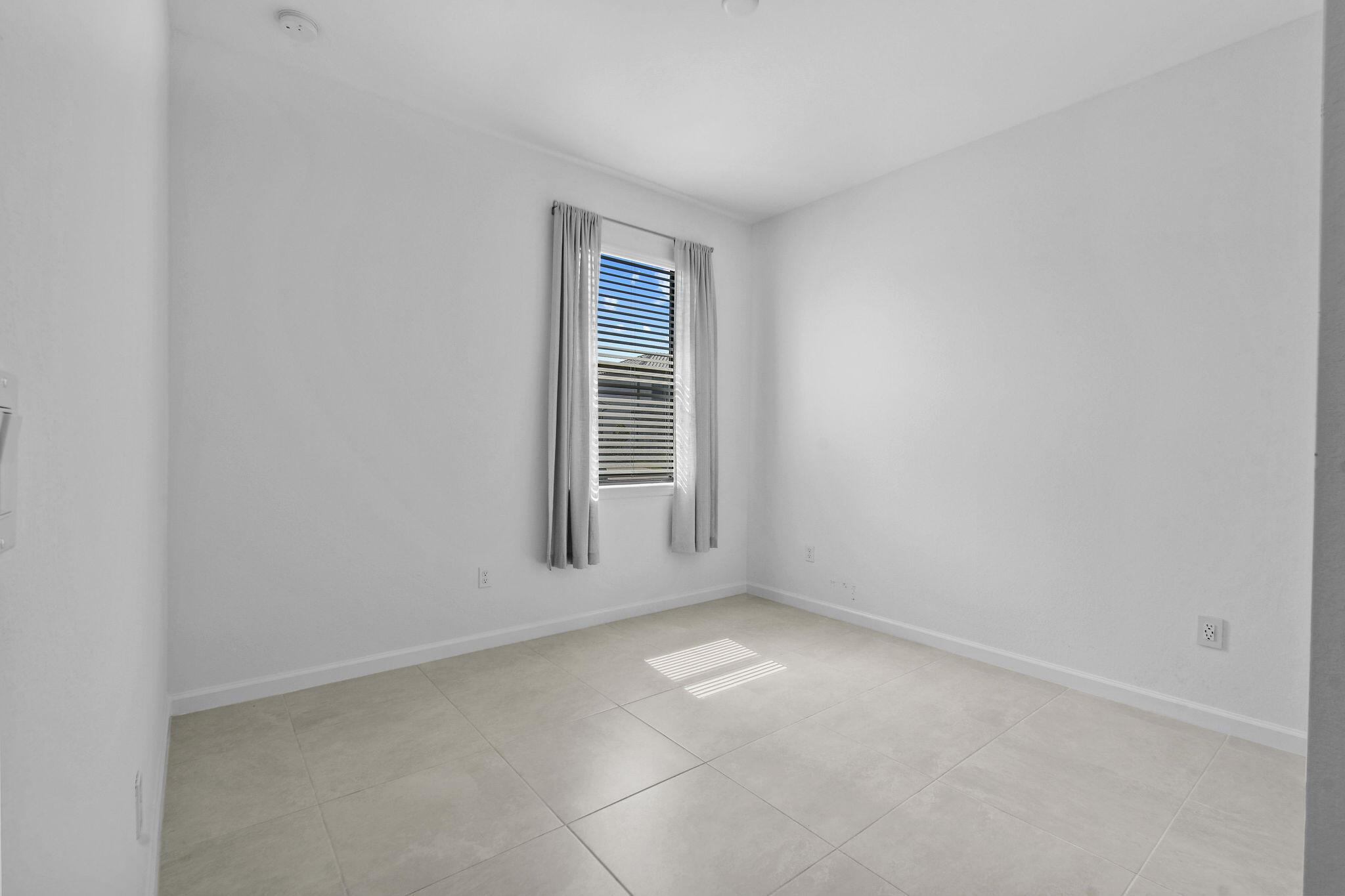 VERANDA GARDENS - Residential Lease