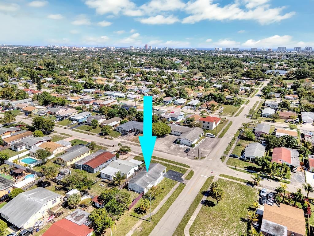 Photo of 513 NW 2 Way, Deerfield Beach, FL 33441 (MLS # R10994894)