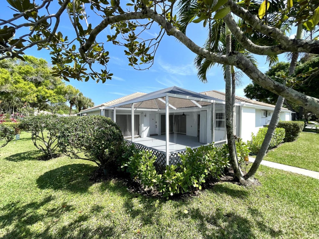 Photo of 6301 Geminata Oak Court, Palm Beach Gardens, FL 33410 (MLS # R10968528)