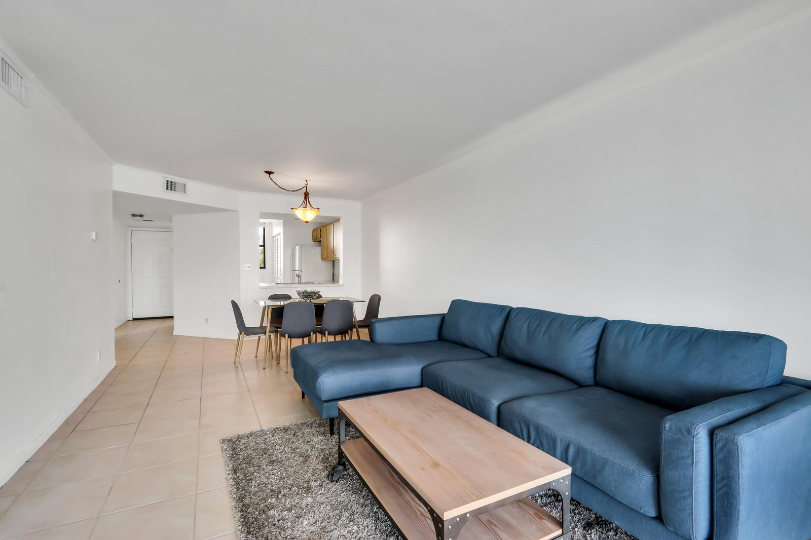 LAKE EMERALD 6 CONDO - Residential Lease