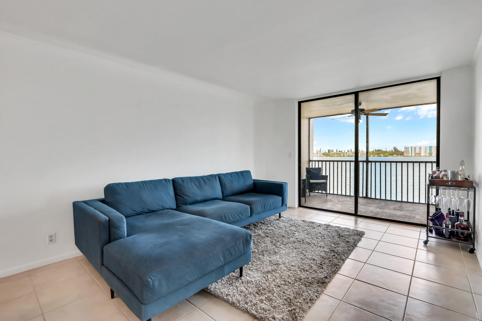 LAKE EMERALD 6 CONDO - Residential Lease