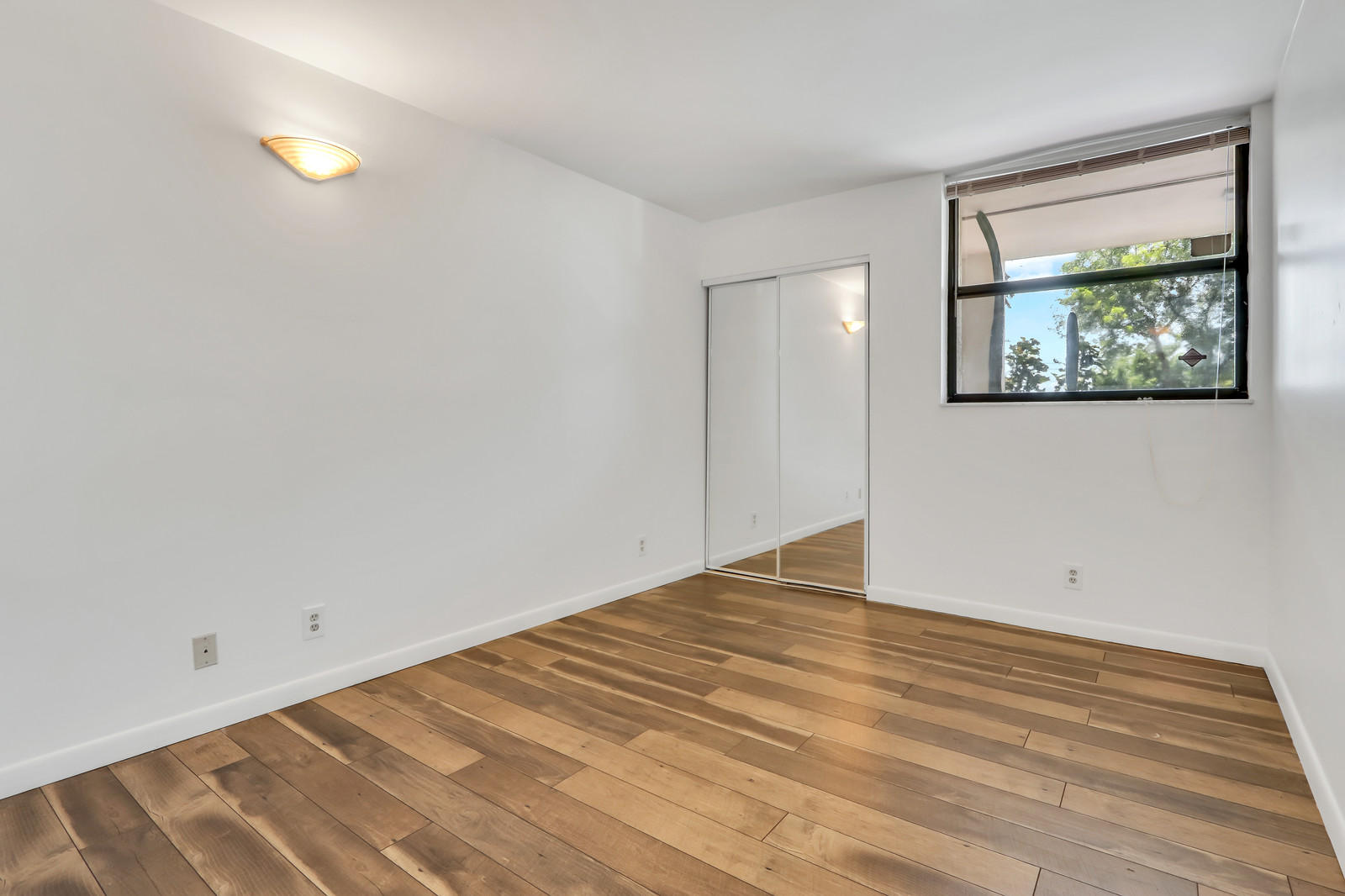 LAKE EMERALD 6 CONDO - Residential Lease