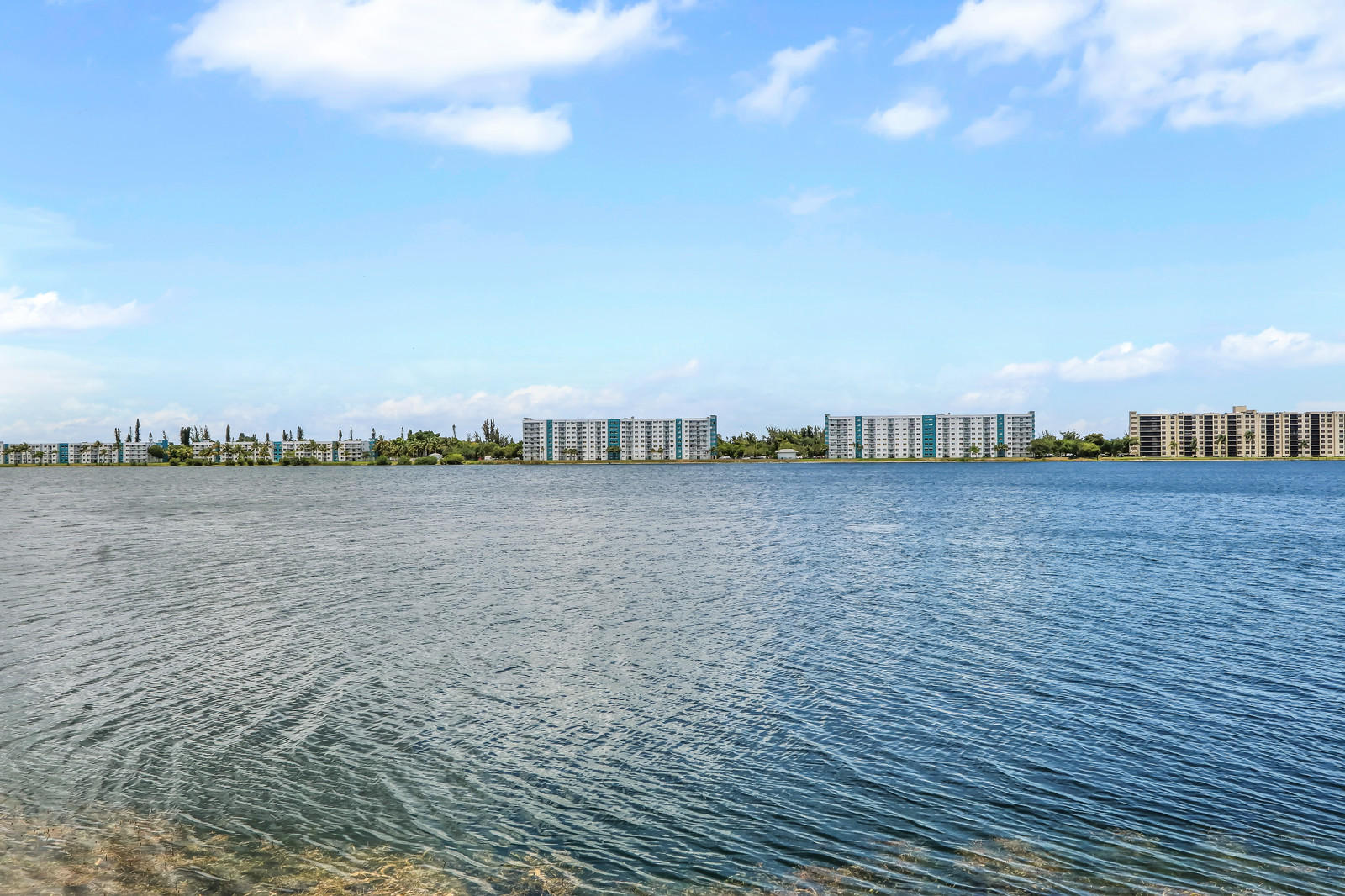 LAKE EMERALD 6 CONDO - Residential Lease