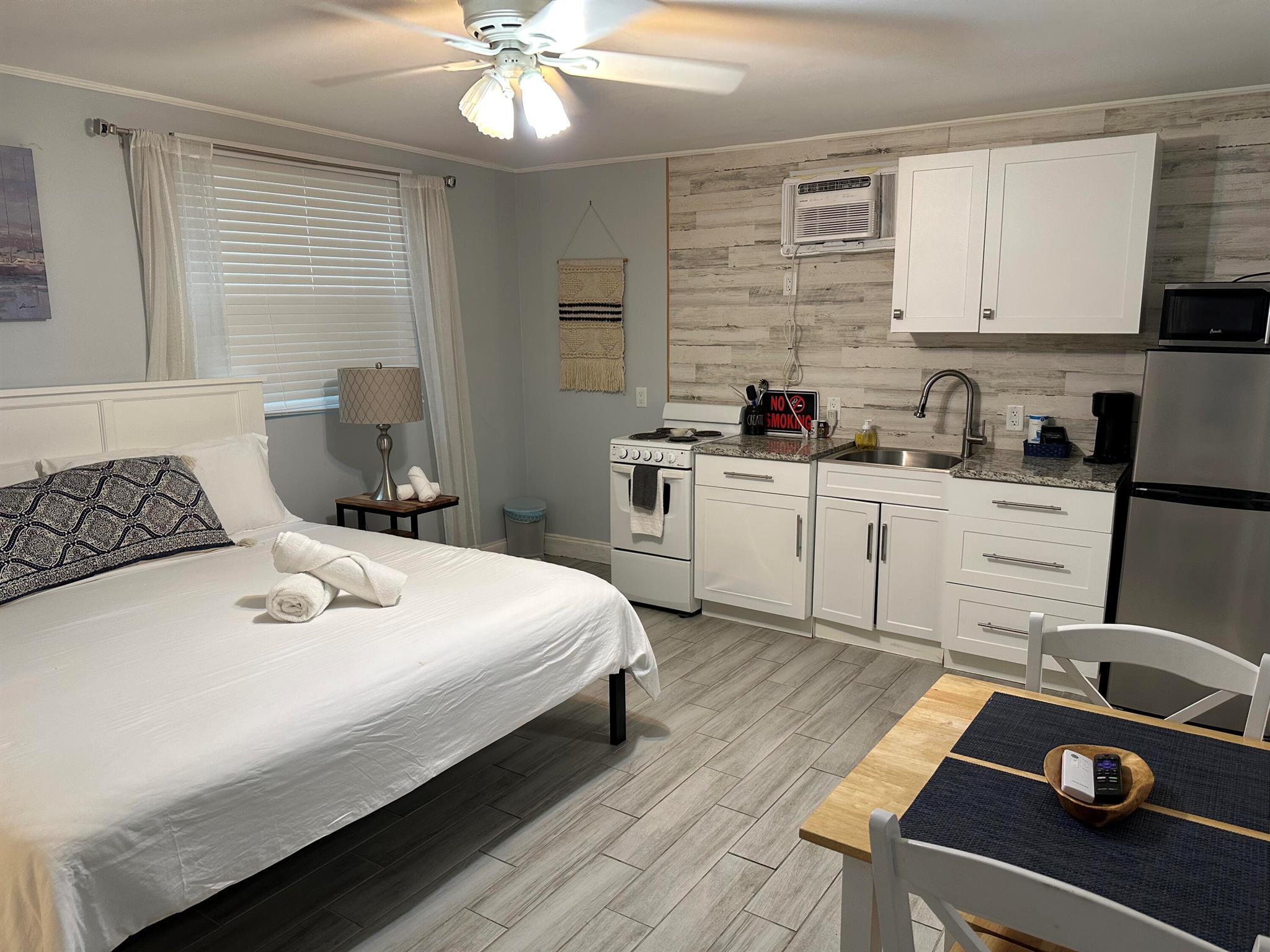 PALM BEACH SHORES - Residential Lease