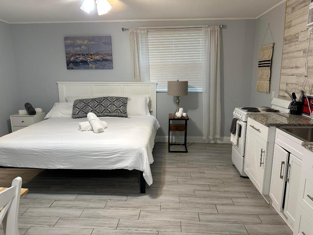 PALM BEACH SHORES - Residential Lease