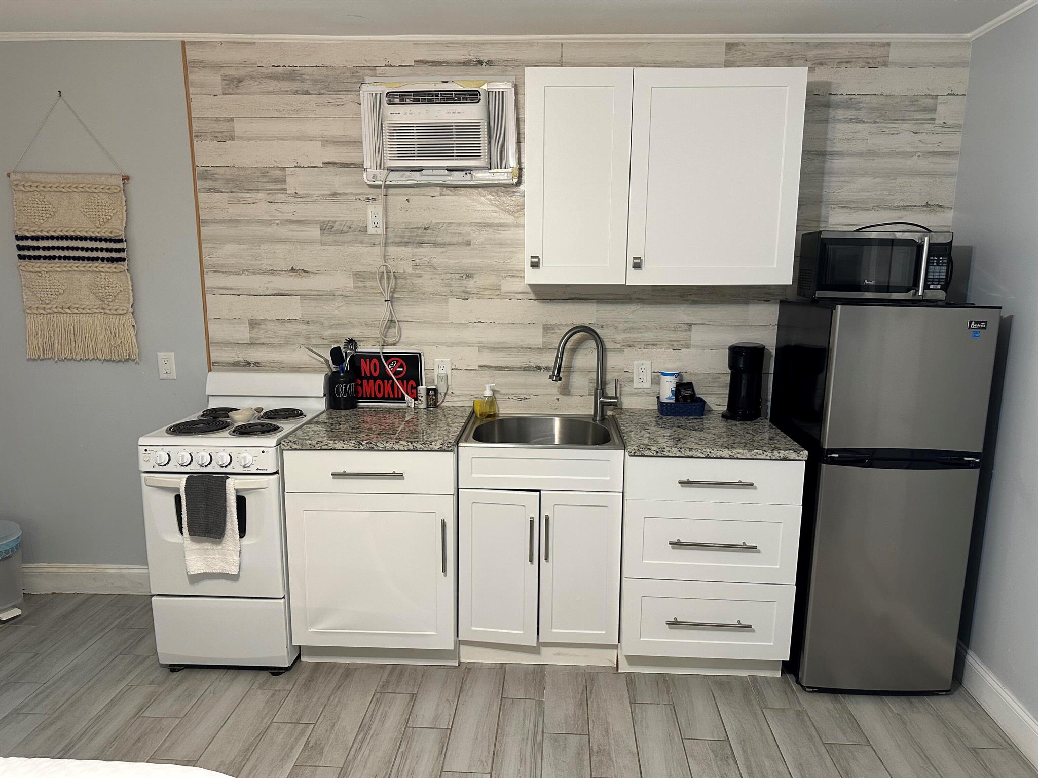 PALM BEACH SHORES - Residential Lease