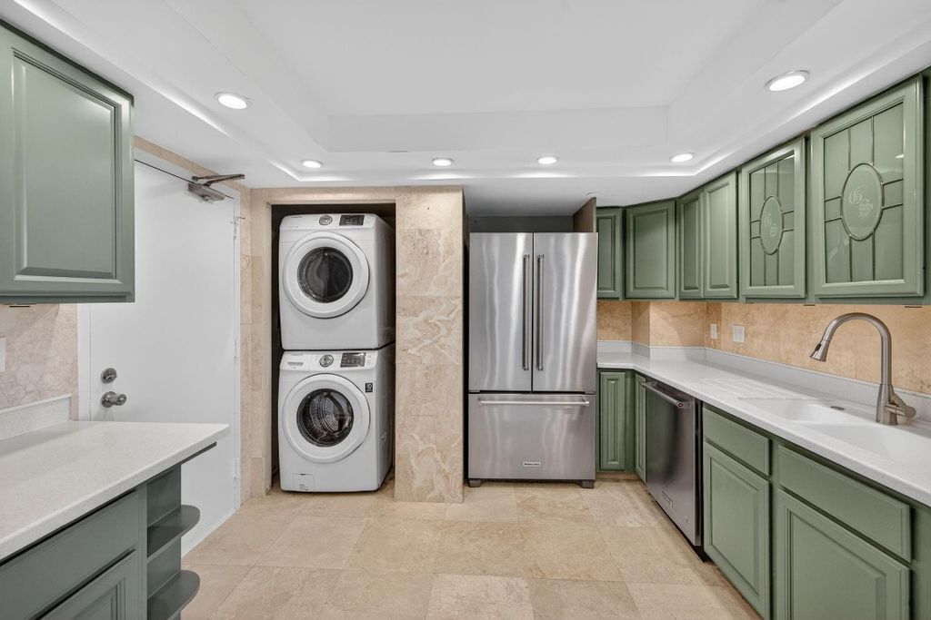 Photo of 3200 N Port Royale Drive #1205, Fort Lauderdale, FL 33308 (MLS # F10517488)