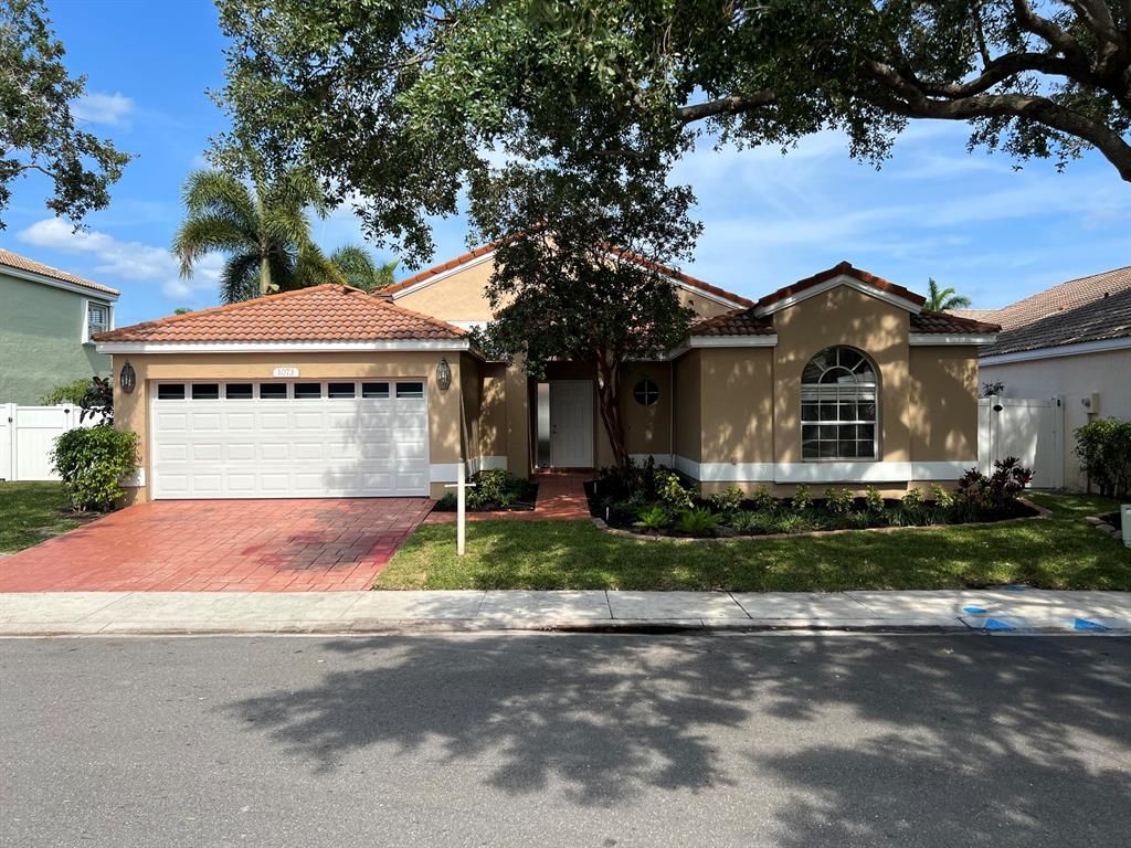 Photo of 1073 Siena Oaks Circle E, Palm Beach Gardens, FL 33410 (MLS # R10871375)
