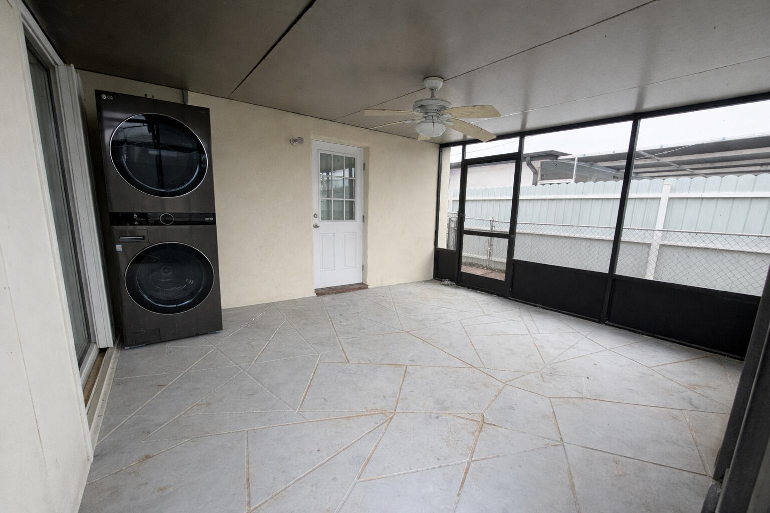 SUNRISE GOLF VILLAGE SEC 19 - Residential Lease