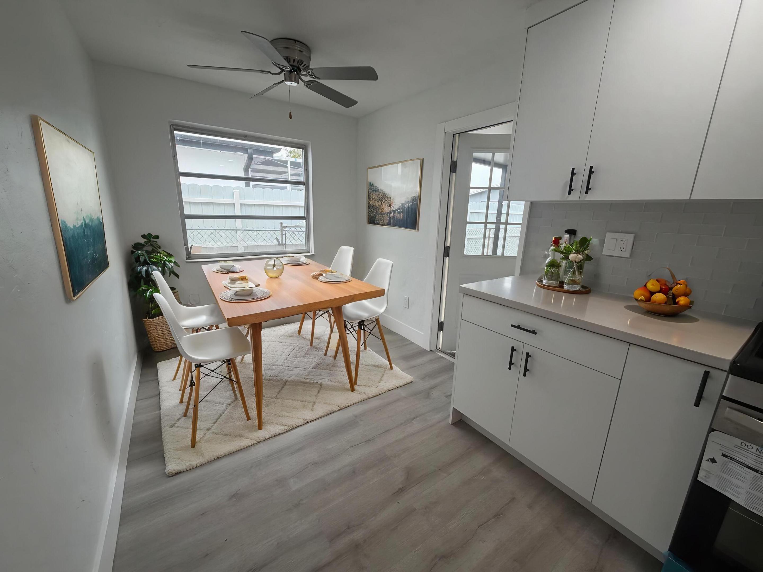 SUNRISE GOLF VILLAGE SEC 19 - Residential Lease