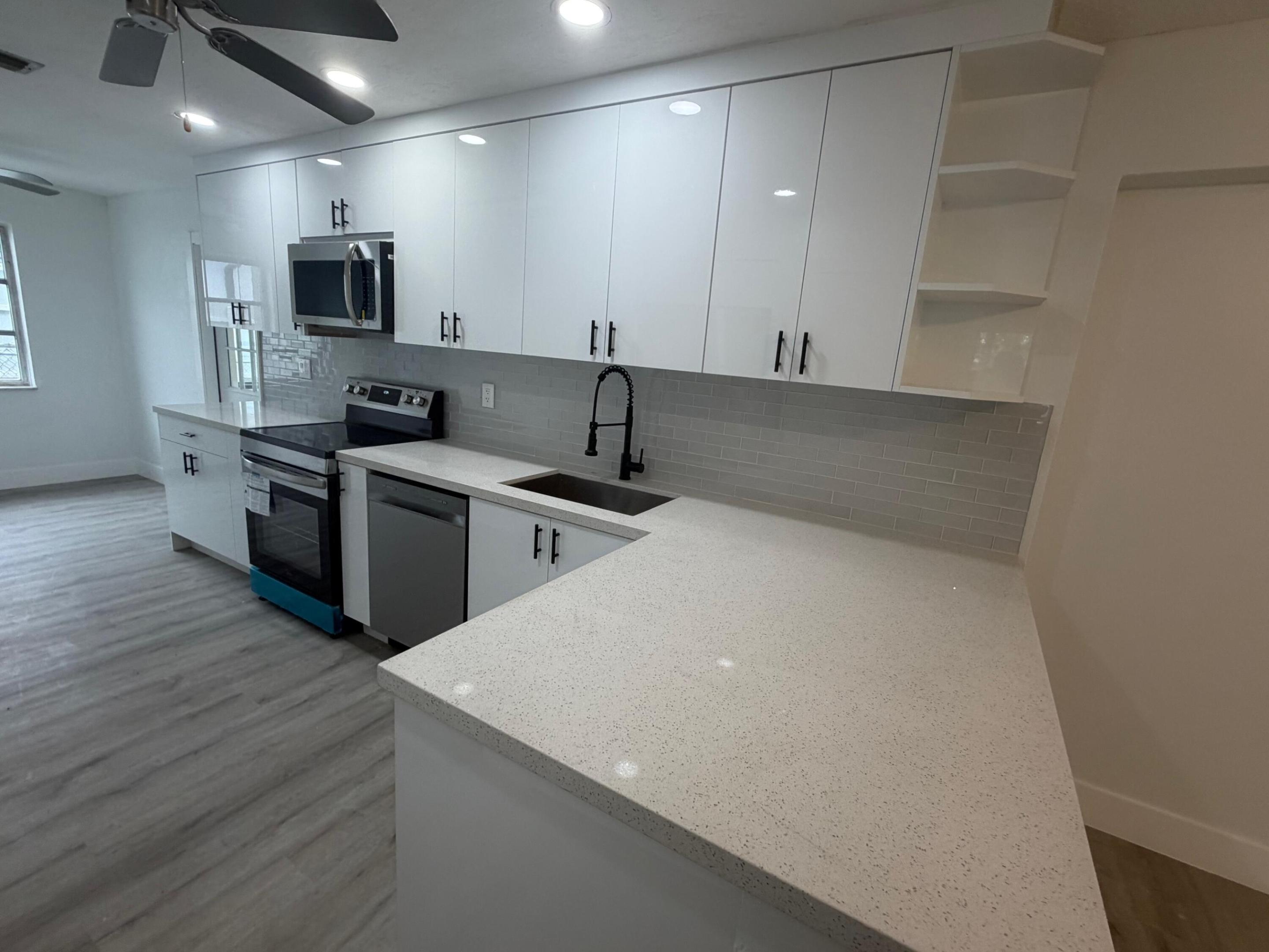 SUNRISE GOLF VILLAGE SEC 19 - Residential Lease