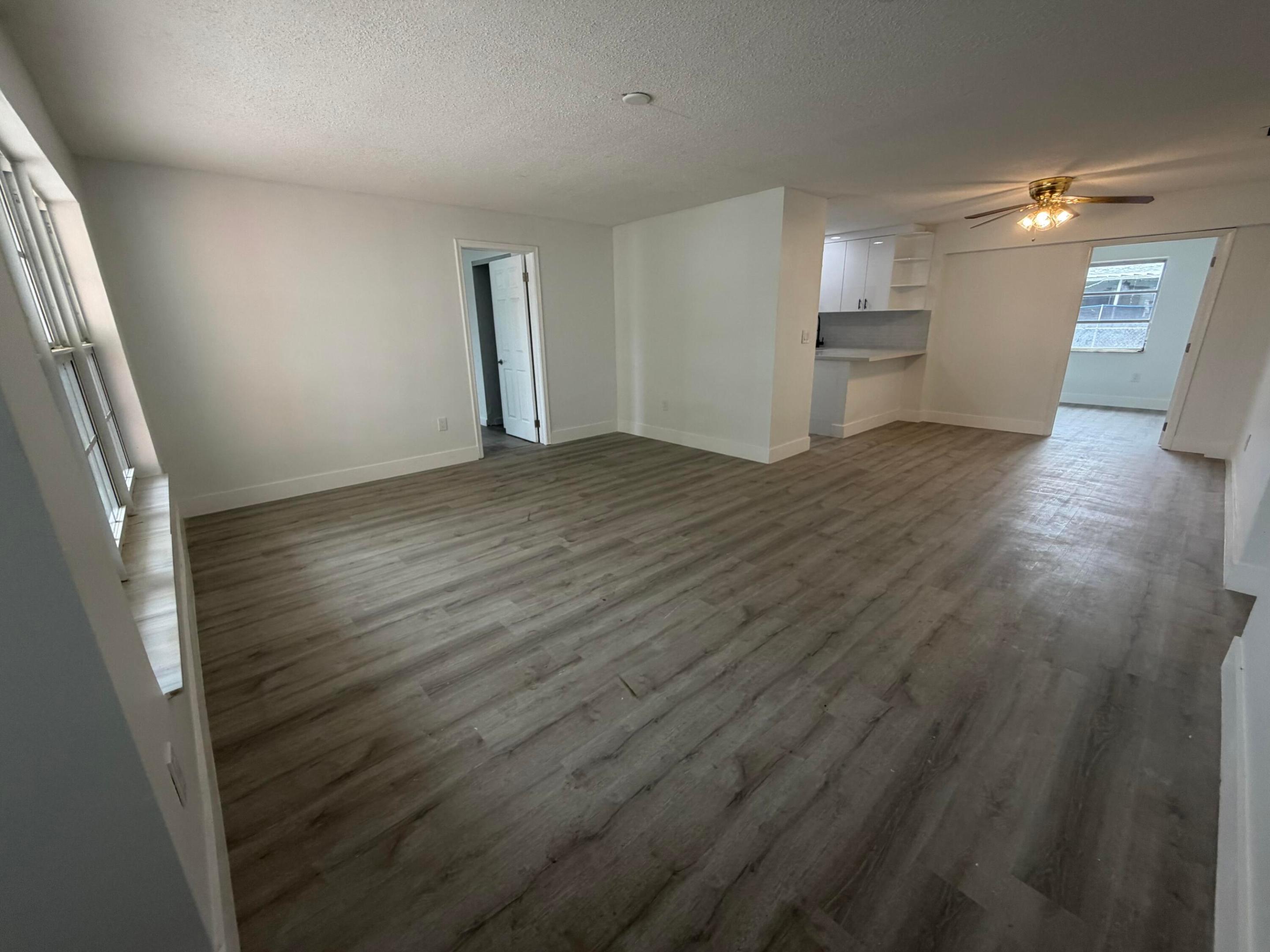 SUNRISE GOLF VILLAGE SEC 19 - Residential Lease