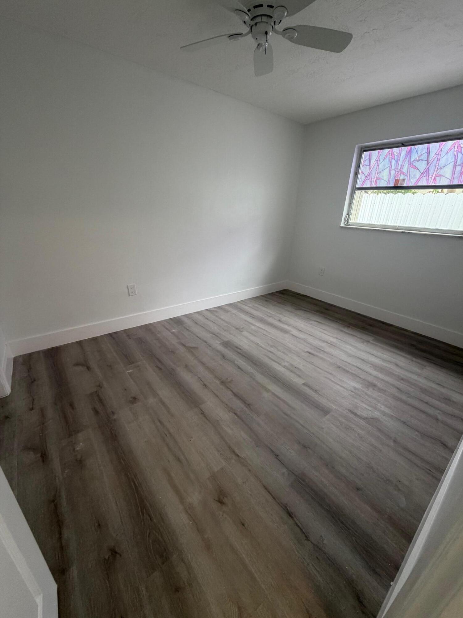 SUNRISE GOLF VILLAGE SEC 19 - Residential Lease