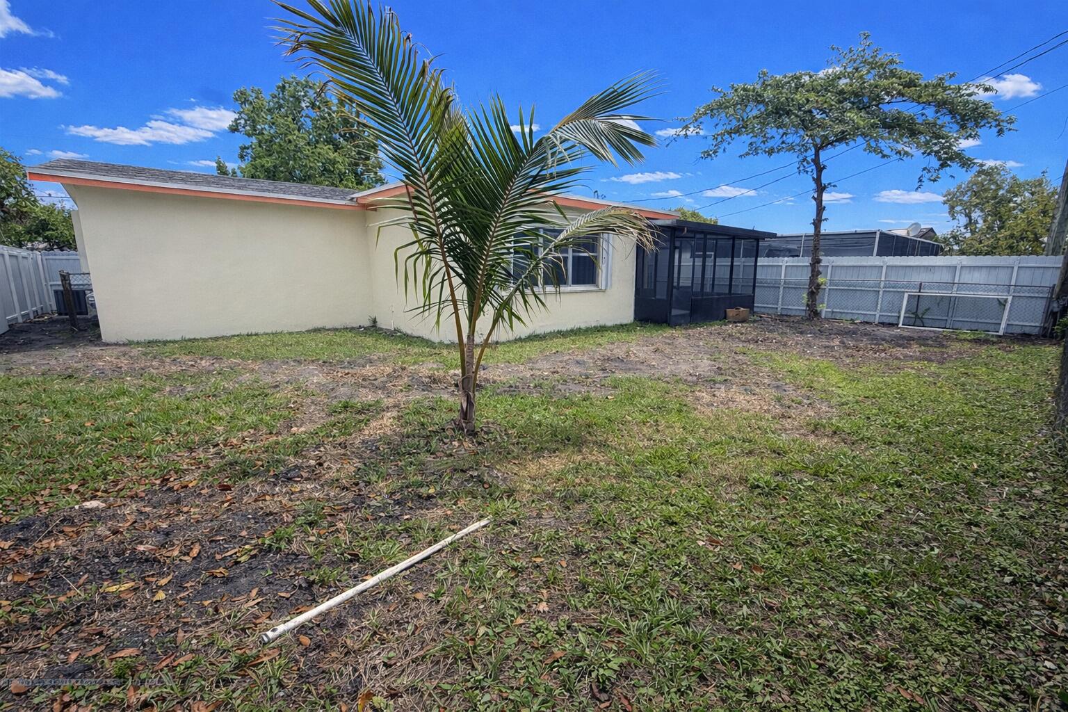 SUNRISE GOLF VILLAGE SEC 19 - Residential Lease