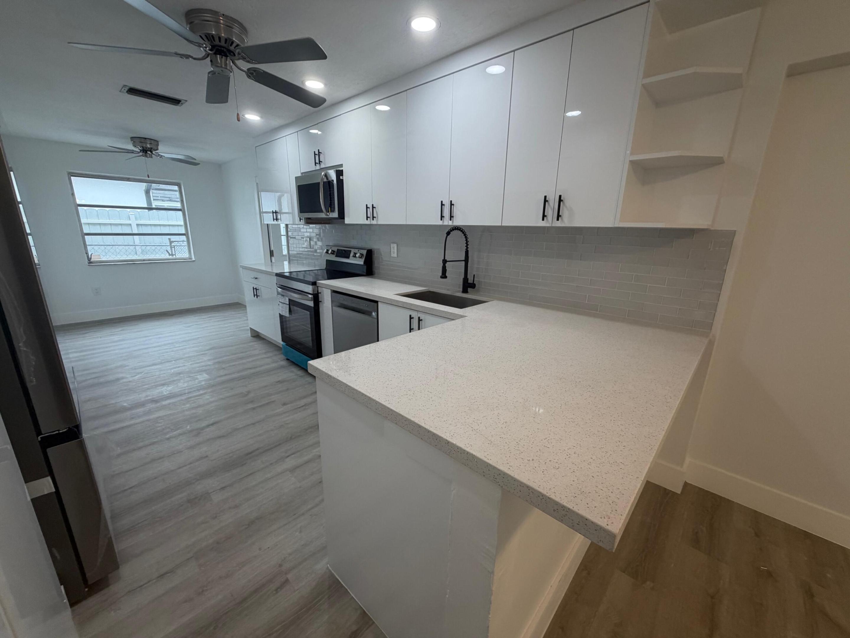 SUNRISE GOLF VILLAGE SEC 19 - Residential Lease