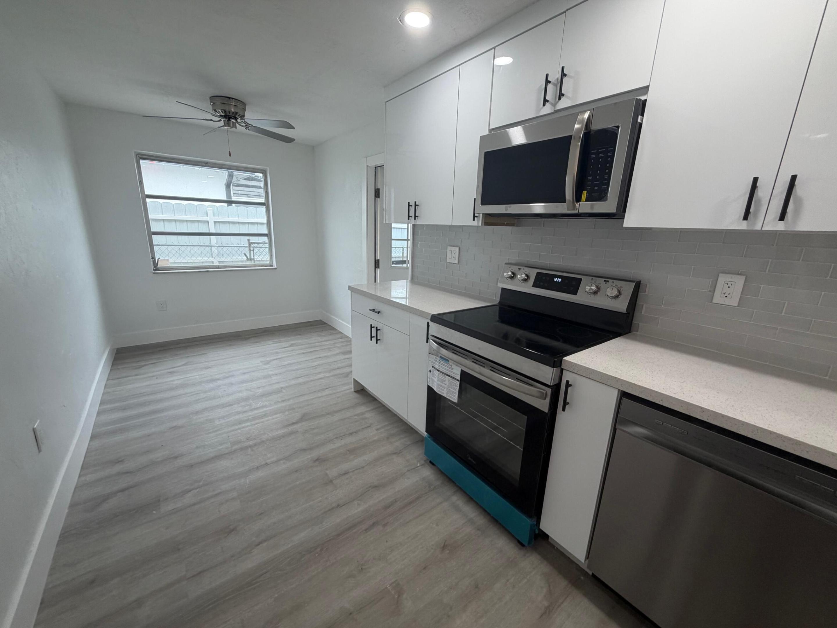 SUNRISE GOLF VILLAGE SEC 19 - Residential Lease