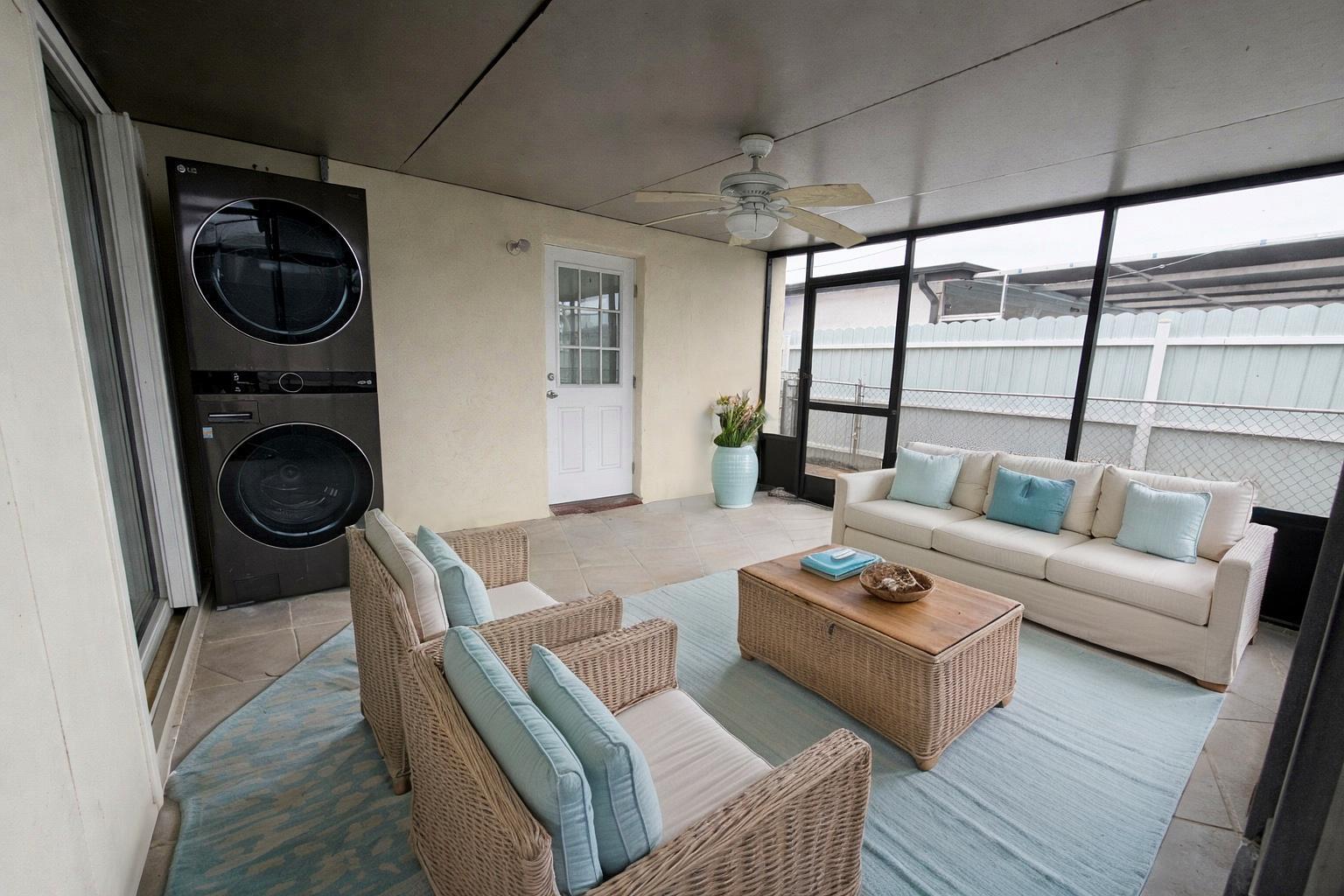 SUNRISE GOLF VILLAGE SEC 19 - Residential Lease