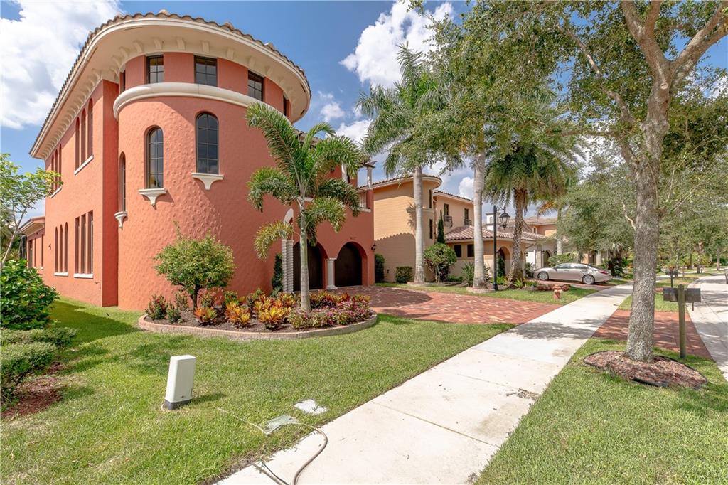 Parkland Golf & Country C - Residential