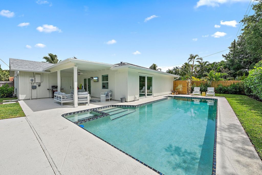 Photo of 1604 Seabrook Road, Tequesta, FL 33469 (MLS # R11152175)