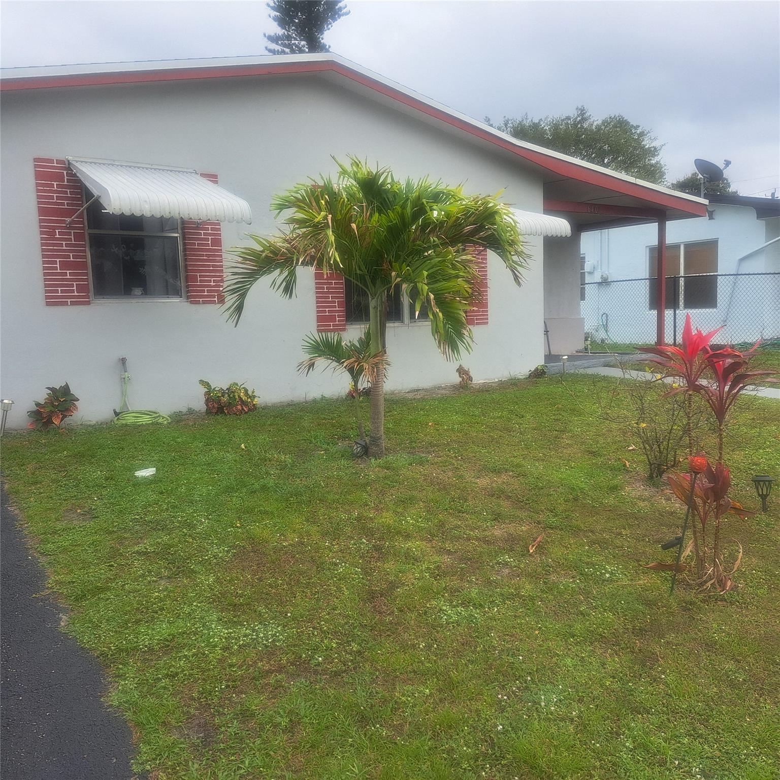 640 SW 28th Ter