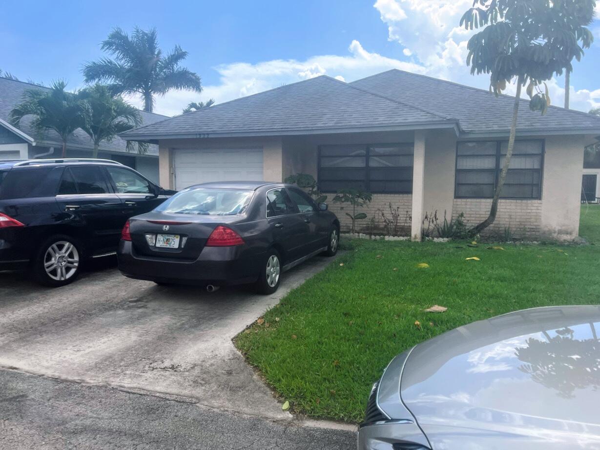 SUMMIT PINES UNIT 4 - Residential Lease