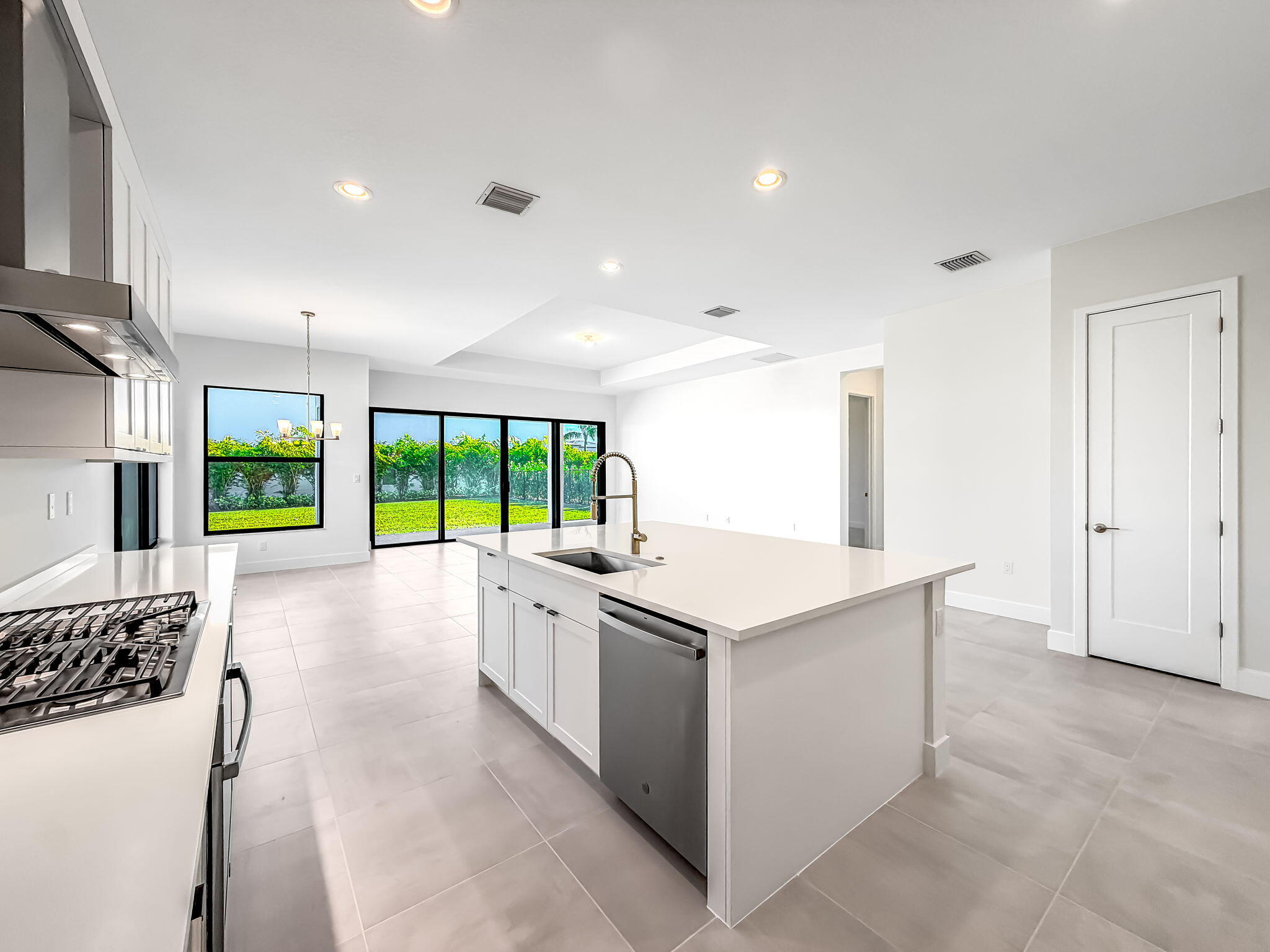 Lotus Palm - Residential