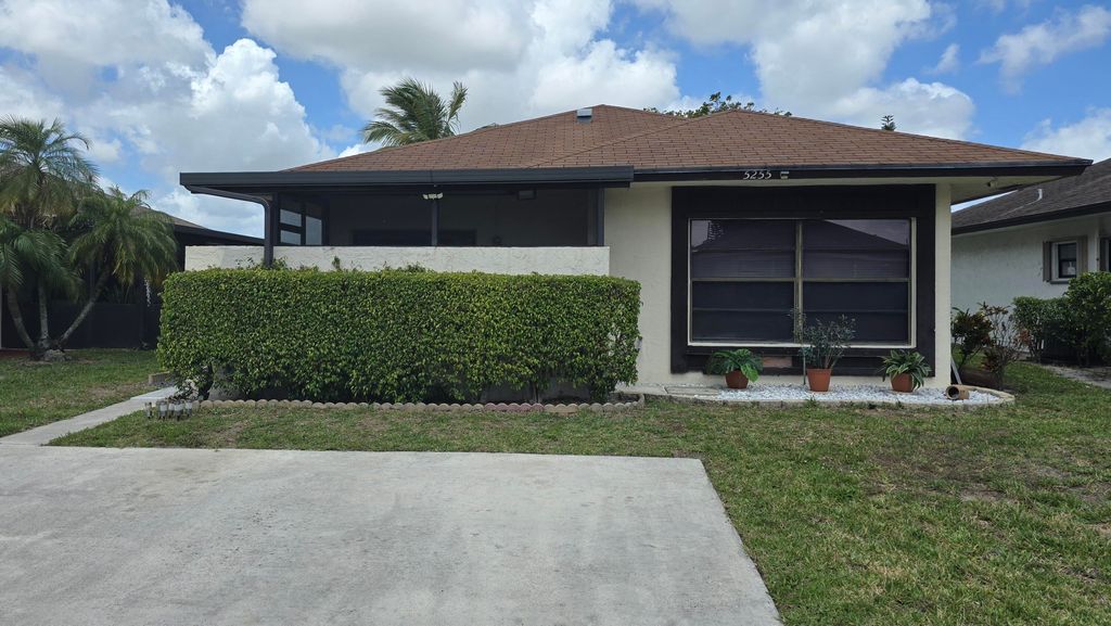 Photo of 5255 Mendoza Street, West Palm Beach, FL 33415 (MLS # B26007300)